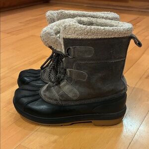 Cat & Jack Kids Snow Boots - Black and Gray